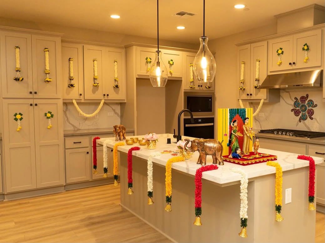 Walkway & Kitchen Decor